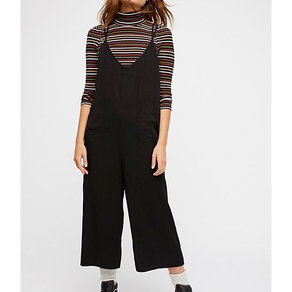 Free People Pants - 🌙 NWT Free People Wide Leg Crop Jumpsuit Size L